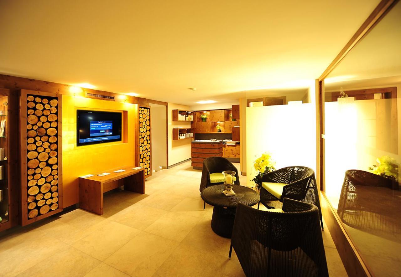 Hotel Max سيرفاوس المظهر الخارجي الصورة