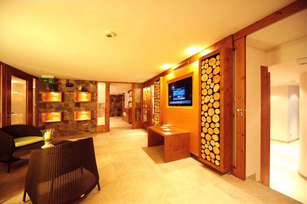 Hotel Max سيرفاوس المظهر الخارجي الصورة