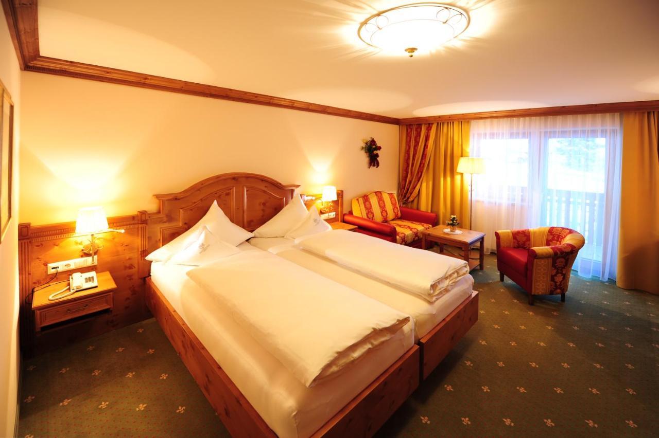 Hotel Max سيرفاوس المظهر الخارجي الصورة