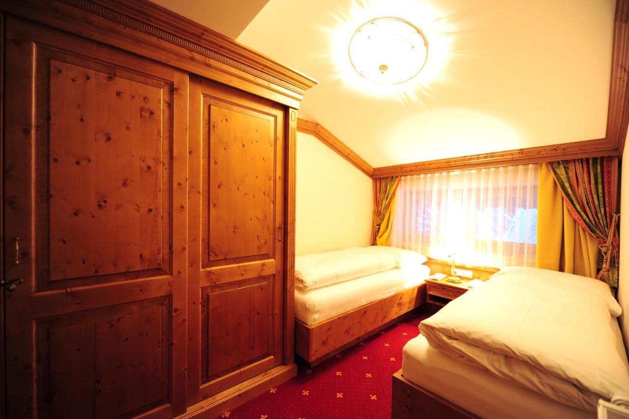 Hotel Max سيرفاوس المظهر الخارجي الصورة