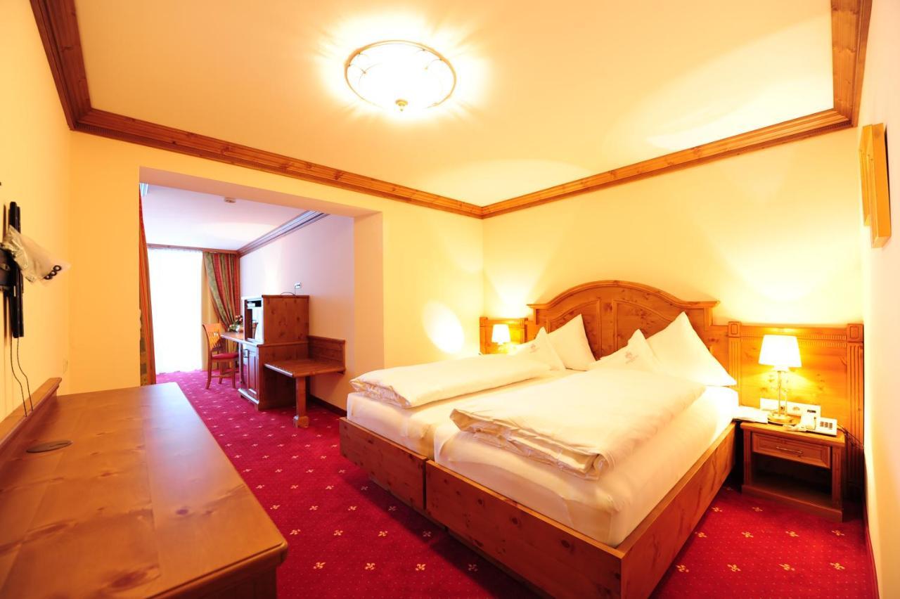 Hotel Max سيرفاوس المظهر الخارجي الصورة