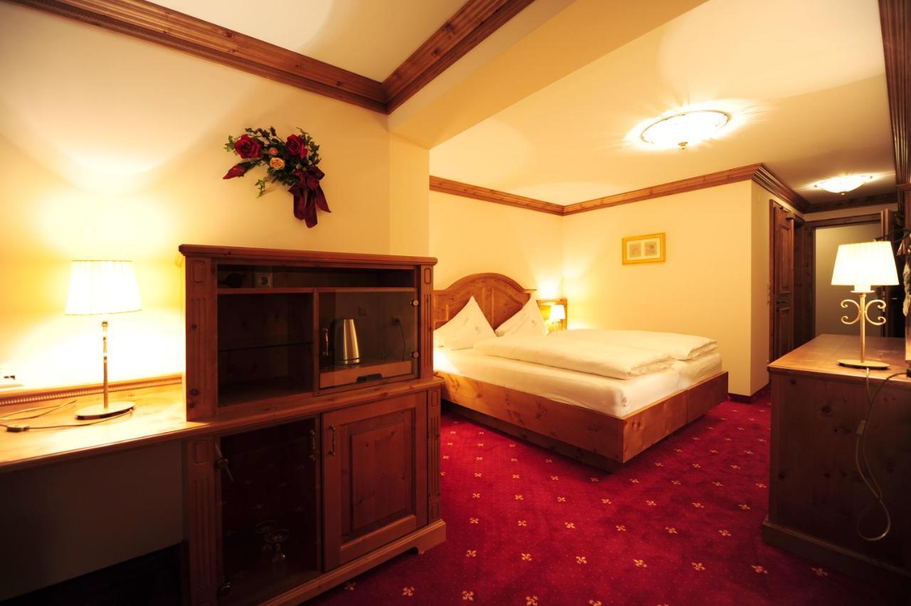 Hotel Max سيرفاوس المظهر الخارجي الصورة