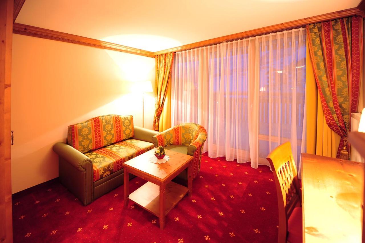 Hotel Max سيرفاوس المظهر الخارجي الصورة