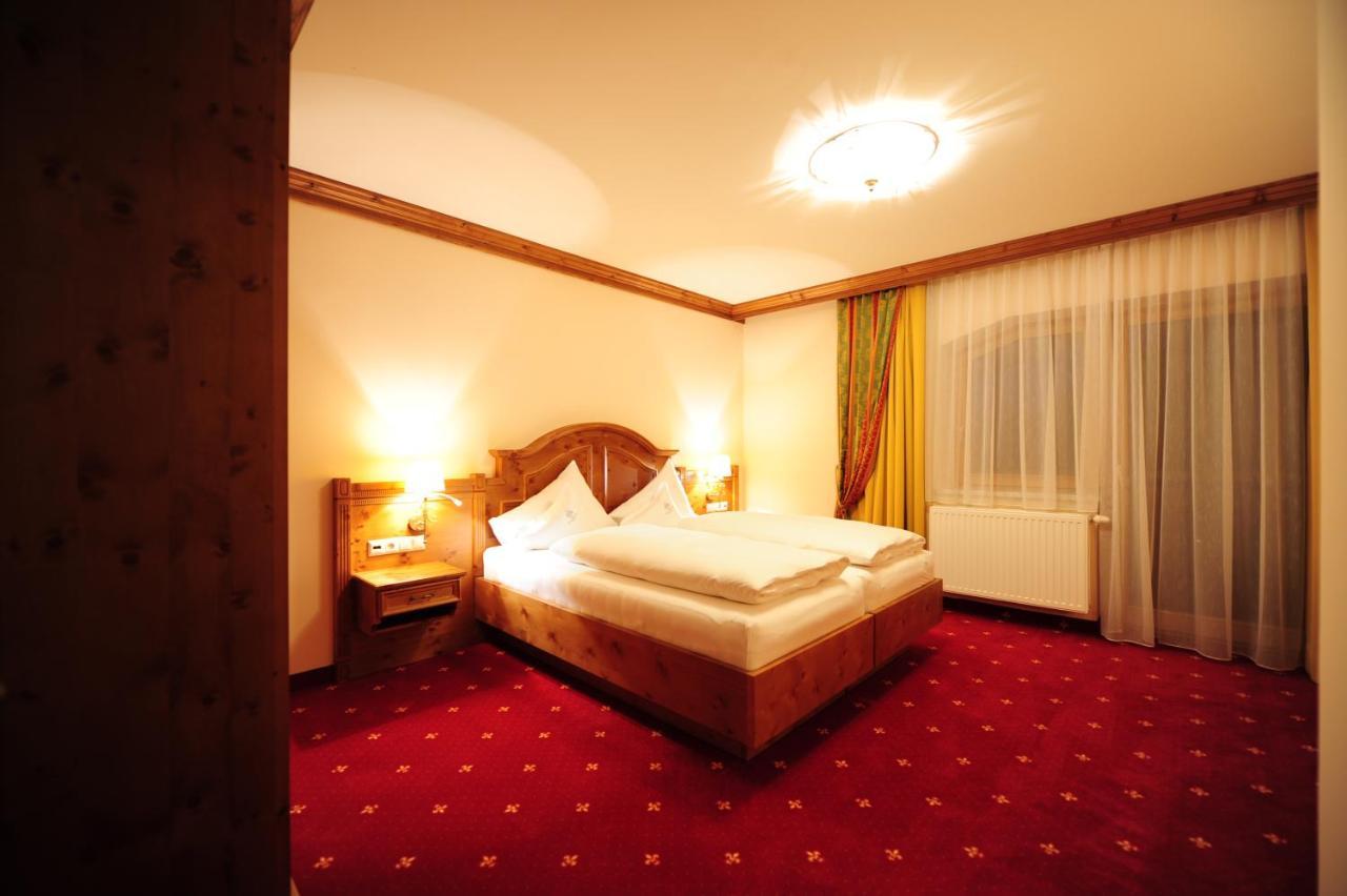 Hotel Max سيرفاوس المظهر الخارجي الصورة